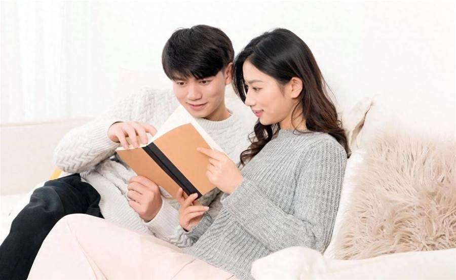 妻子離世後,42歲父親娶了她的閨蜜,女兒手中的豆漿讓他突然發冷